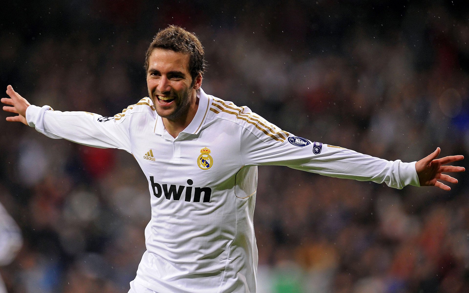 曼城盯上21岁黄金后卫瓜帅一句话:这孩子我必须要,曼城边后卫