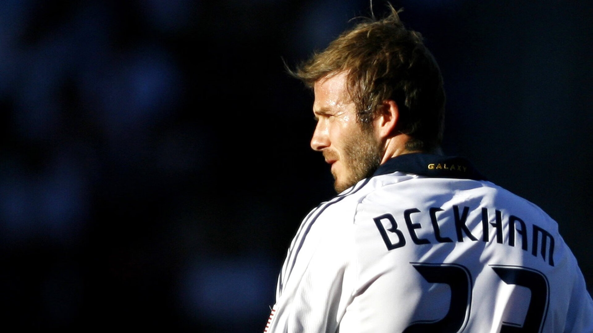 中国足球联赛球场灯光音响设施质量对观众体验影响，足球场灯光照度标准